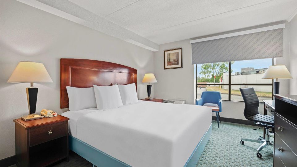 Days Inn by Wyndham Utica
