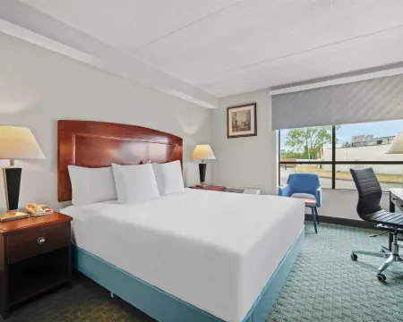 Days Inn by Wyndham Utica Hotels in Utica