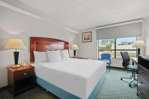 Days Inn by Wyndham Utica Hotels in Utica