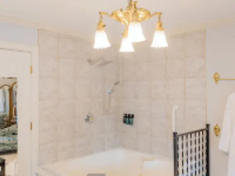Montgomery Inn BnB Hotels in Versailles