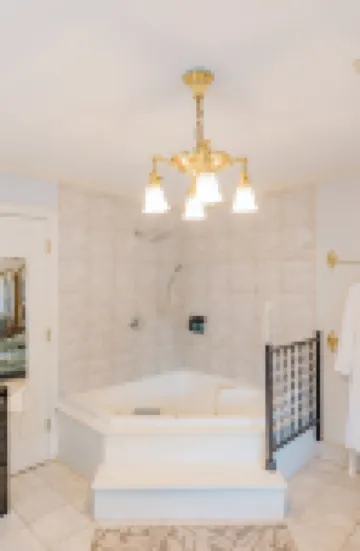 Montgomery Inn BnB Hotels in Woodford County