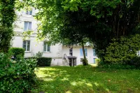 Elegant Triplex with Private Parking-2BR/4P-Honfleur