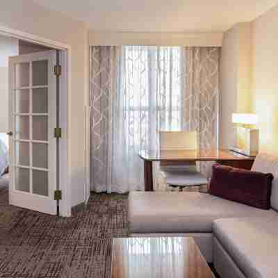 Chicago Marriott Suites Deerfield Rooms