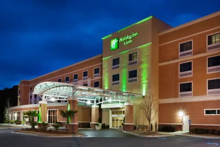 Holiday Inn & Suites Beaufort @ Highway 21 Отели рядом с достопримечательностью «Spanish Moss Trail»