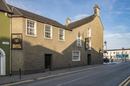 Dooly's Hotel