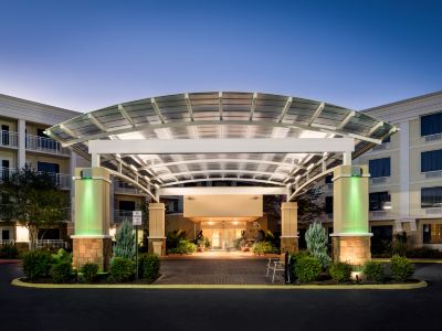 Holiday Inn & Suites ATLANTA AIRPORT-NORTH by IHG
