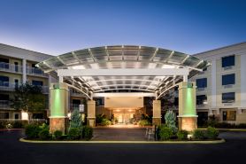 ฮอลิเดย์ อินน์ โรงแรม แอนด์ สวีทส์ แอตแลนตา แอร์พอร์ต-นอร์ธ บาย IHG