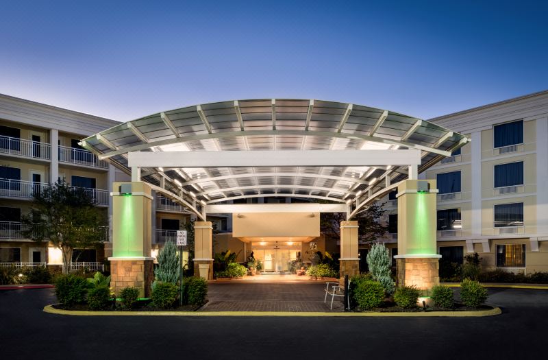 Holiday Inn & Suites Atlanta Airport-North by IHG