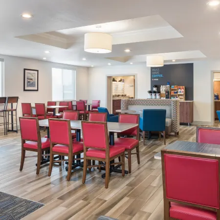 Holiday Inn Express & Suites 1000 ISLANDS - GANANOQUE by IHG