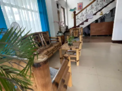 Mayon Lodging House Hoteles en Daraga