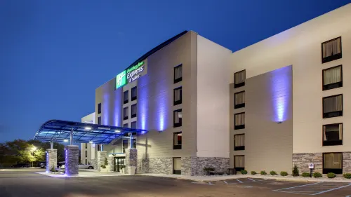 Holiday Inn Express & Suites JACKSON DOWNTOWN - COLISEUM by IHG