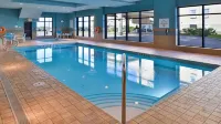 ホリデイ イン ホテル & スイーツ エドモントン エアポート & カンファレンス センター by IHG - プール
