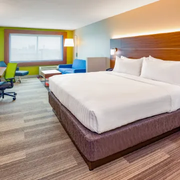 Holiday Inn Express & Suites DES MOINES DOWNTOWN by IHG