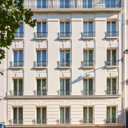 Mercure Paris Butte Montmartre Basilique Отели рядом с достопримечательностью «Театр Ля-Сигаль»