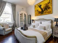Luxury Colonial Terrace House in the Rocks Hotels in Millers Point