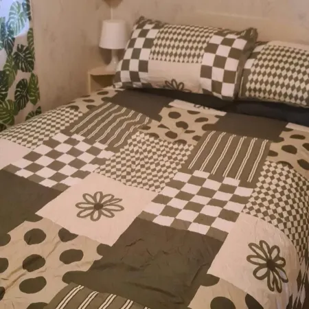 Cozy Cardiff Cabin Retreat Sleeps 6 by Aimee