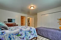 Expansive Getaway ~ 2 Miles to Mendenhall Glacier! - balcon