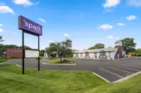 Spark by Hilton Waldorf - parking