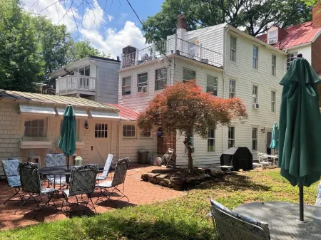 Spacious Historic Home Downtown Annapolis Main St. Book for Commissioning Week!