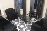 4 Bed House Sleeps 8 - Garden and Pets Welcome Hotels in Brikama