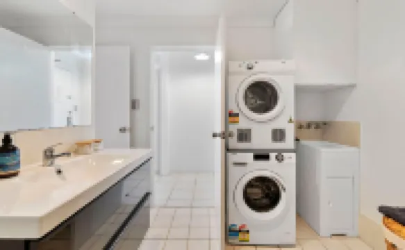 Luxury East Perth - Sleeps 2 - Superior Wifi - Condos