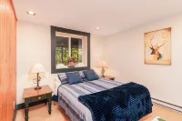 Spacious Adk 5Br Lodge, Sleeps 14, Near Gore, Firepit, Fireplace, Pets