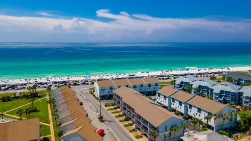 Charming Townhome with Gulf Views and Beach Bikes - Delightful Retreat