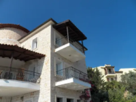 ฮิลเฮ้าส์ ประจำผู้ใหญ่เท่านั้น