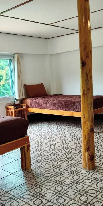 ห้องครอบครัวเตียงคู่หรือเตียงแฝด พร้อมระเบียง วิวภูเขา