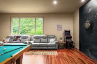 Lake Harmony Chalet w/ Hot Tub & Arcades Near Beaches, Ski & Trails Everpine Lodge by Avantstay