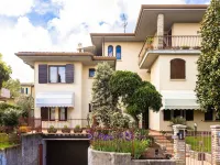 Cloistered Apartment in Sirmione Near Lake - Kitchens
