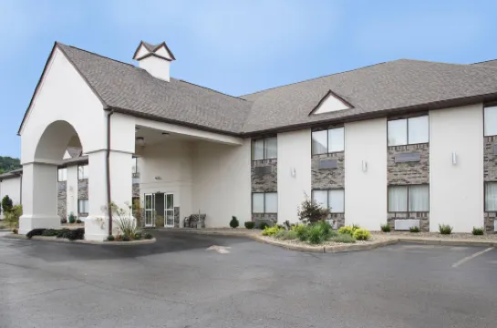 Schoenbrunn Inn Hotels in Dover