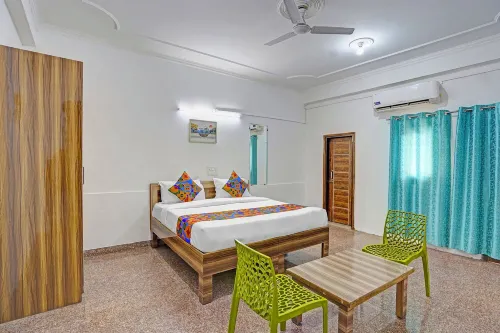 FabHotel Casa Residency