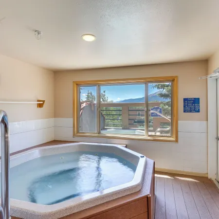 Stunning Mountain Views: Silverthorne Condo!