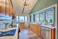 Lovely Coupeville Home w/ Puget Sound Views! - Wifi