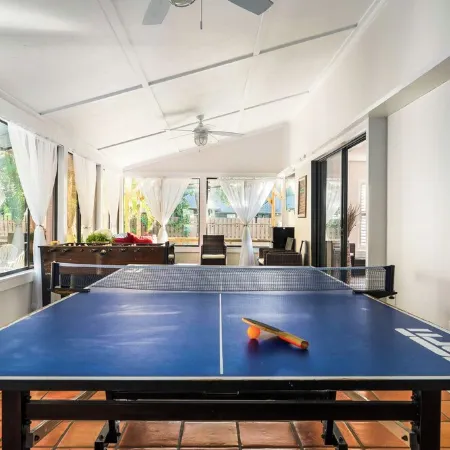 6Br! Sleeps 15+ Htd Pool, Putting Green, Theater, Game Rm, 5 mi to Beaches, Ami Отели в г. Уэст-Брейдентон