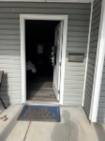 Charming 3Br/2Bath Home with Firepit, Large Fenced Yard, Pet Friendly.