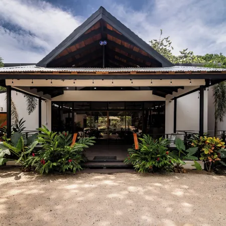 2 Blu Moons Boutique Hotel & Retreat