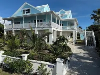 7BR7BA, Pool, 2 Boat slips, step to Tahiti Beach, Sleeps 18, +cabana adds on 2 Отели в г. 