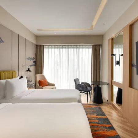 Ramada Encore by Wyndham Gurugram Dwarka Expressway Отели рядом с достопримечательностью «Курорт Аапно Гхар»