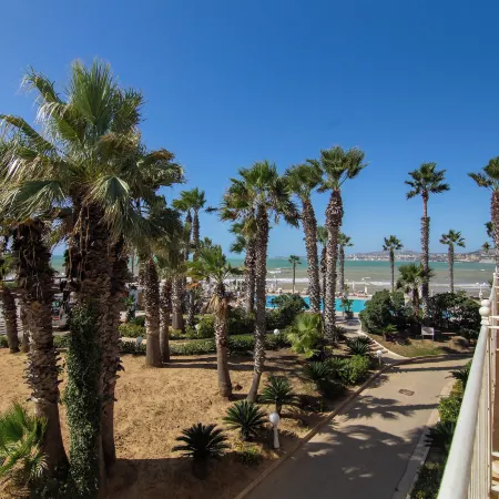 Dioscuri Bay Palace