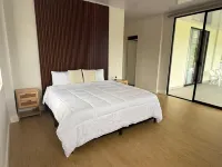 Escape to Serenity: Luxurious Villa with Pool and Breathtaking Views Hotels in Restrepo