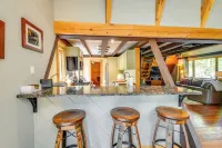 Inviting A-Frame Cabin w/ Saltwater Hot Tub! - Wifi