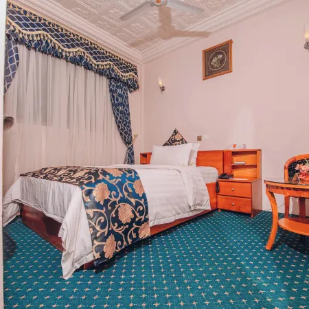 Mac-Dic Royal Plaza Hotel