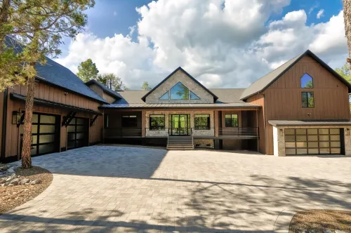 New Lux Cabin! 5500sf / GolfSim / MoviTheatr / HotTub / 4KingStes / Gym&Billiard