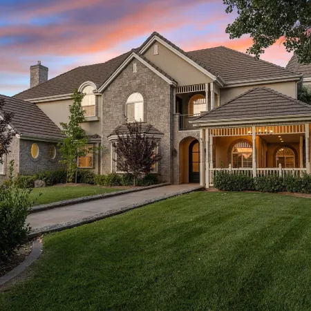 The Country House 6 Bedroom Home