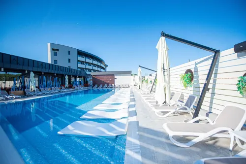 Hotel Aventus - Pools