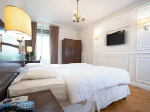 蒙特勒赫爾維提J5飯店 皇后樂隊錄音棚附近的飯店