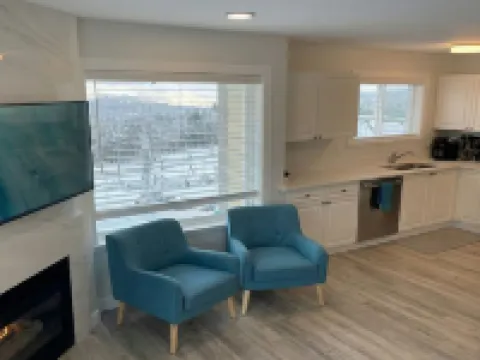 Penthouse MW Hotels in Courtenay