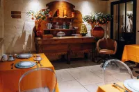 Le Clos d'Emile - Centre Ville - Bed and Breakfasts